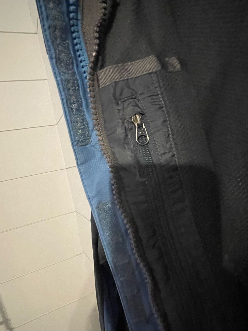 North Face jacket - Picture 7 of 9